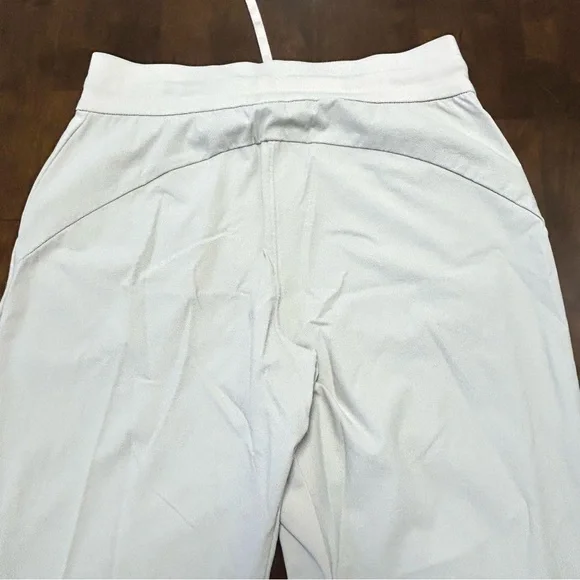 Athleta Headlands Hybrid Trek Jogger in Birch Grey Size 4 - Picture 7 of 14